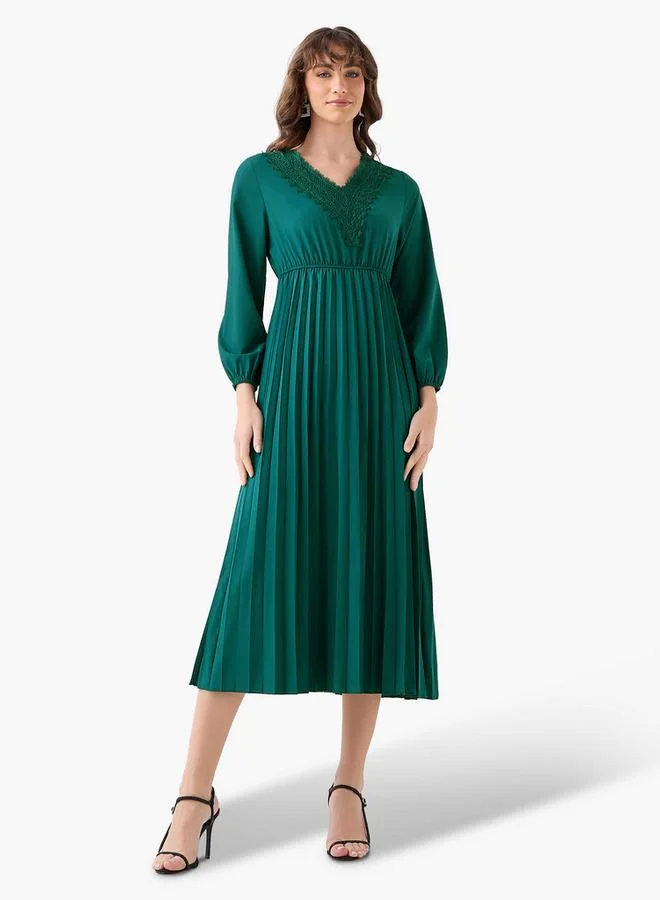 سبلاش فيڤ Pleated Midi Dress with Lace Detail